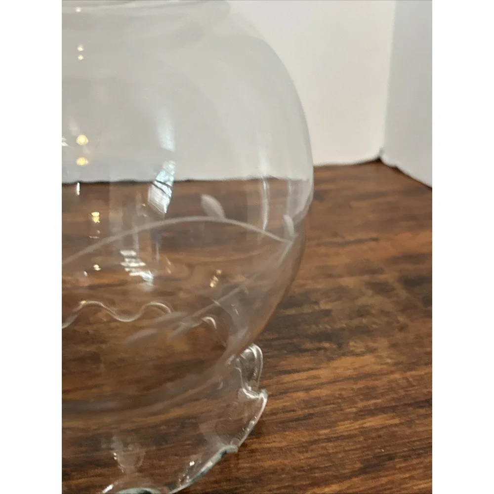 Princess House‎ Heritage Etched Crystal Ruffled Crimped Vase Rose Bowl Fish 5.5